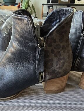Bueno Black Leather Ankle Boot with Leopard Suede Panel